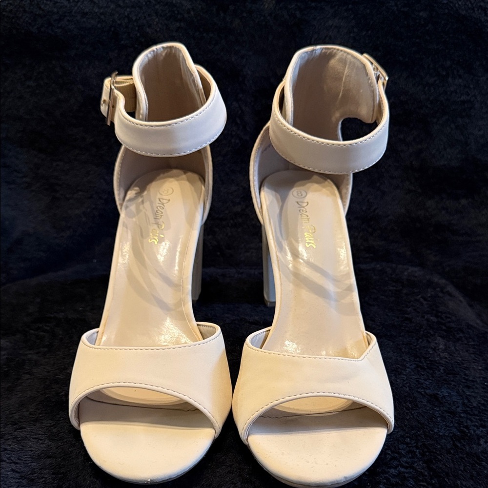 Dream Pairs Elegant Cream Heels with Ankle Strap